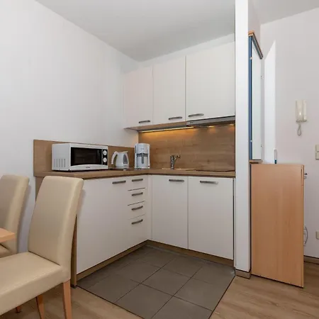 Yachthafenresidenz-wohnung-8307-862 דירה